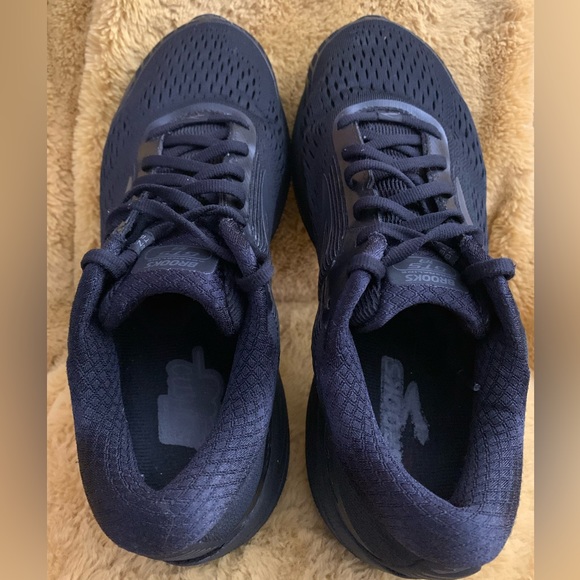 ❌SOLD❌Brooks Adrenaline GTS 18 Triple Black Running Shoes Women’s Size 10.5 Wide - Picture 5 of 10
